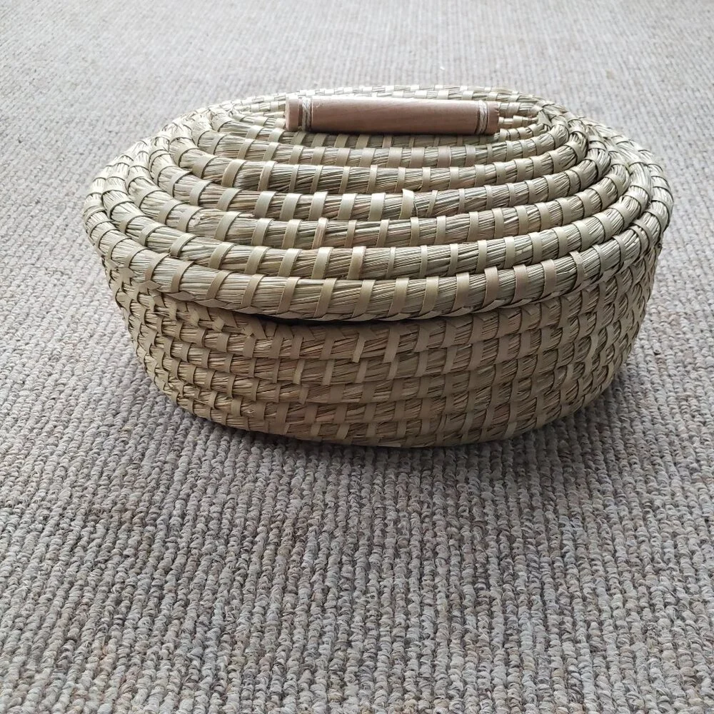 Sweetgrass Lidded Basket Oval Oblong 12